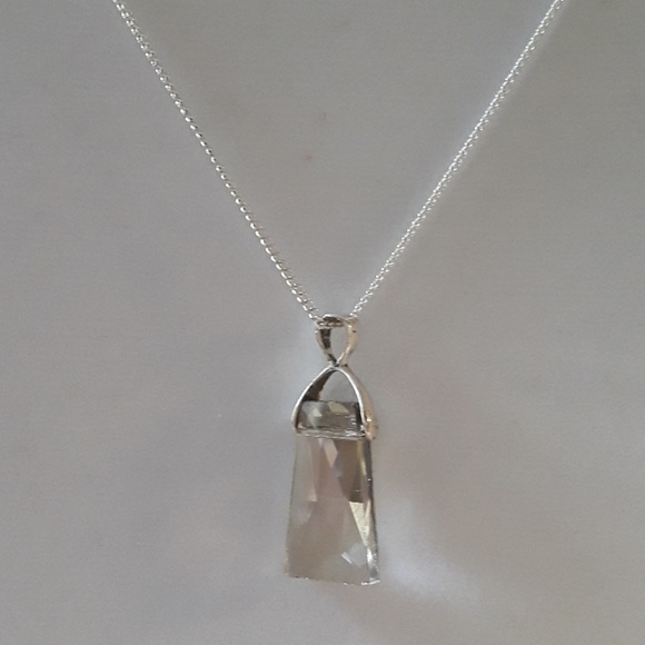 NWT Crystal emerald cut Necklace - Picture 2 of 2